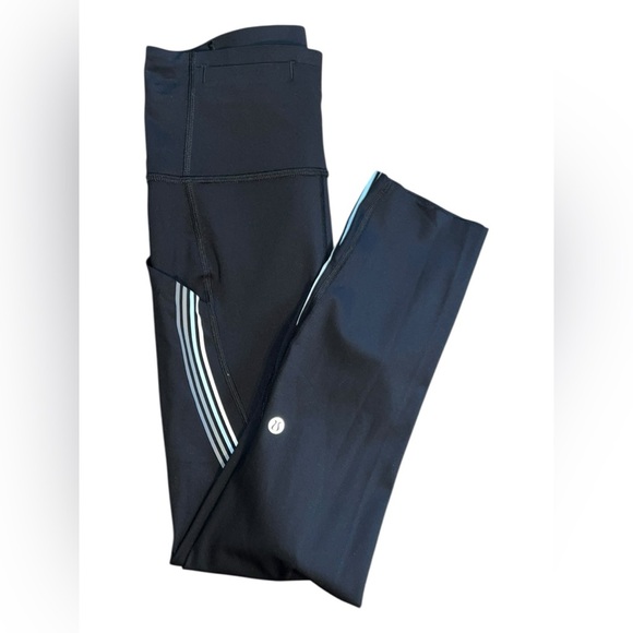 Lululemon Fast and Free Crop 21” – Black with Reflective Stripes, Size 4 - Picture 1 of 3